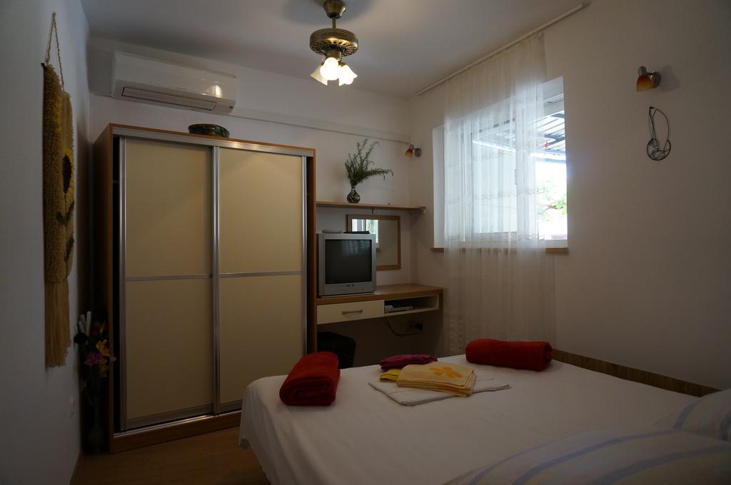 Rooms & Apartments Tepsa - Centre Hvar Town Exterior foto